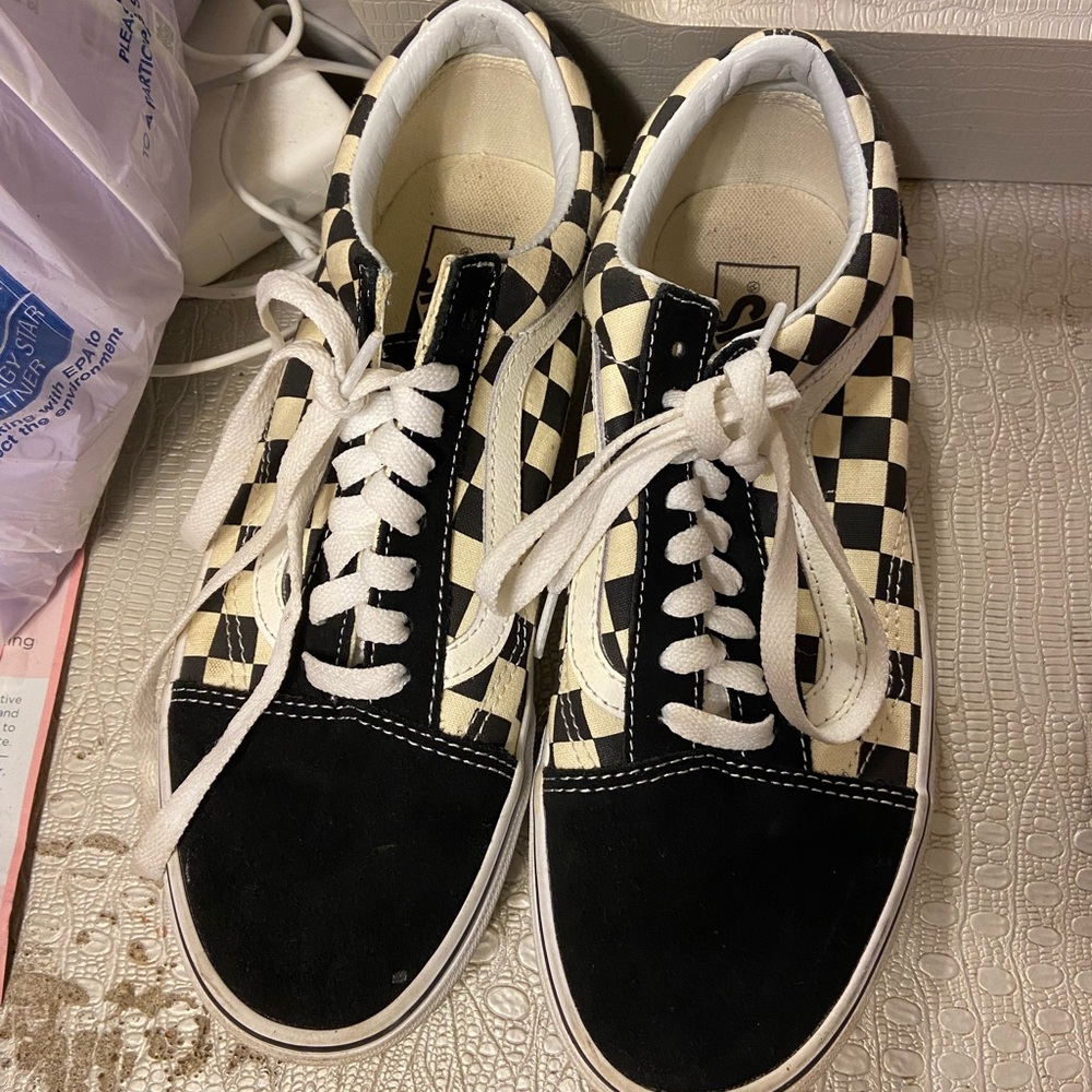 vans - Picture 1 of 1